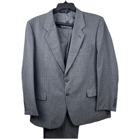 Vittorio Rex Grey/Gray Striped Suit. Coat 44R. Pants 38x30. Made In Italy. Nice - Picture 2 of 11